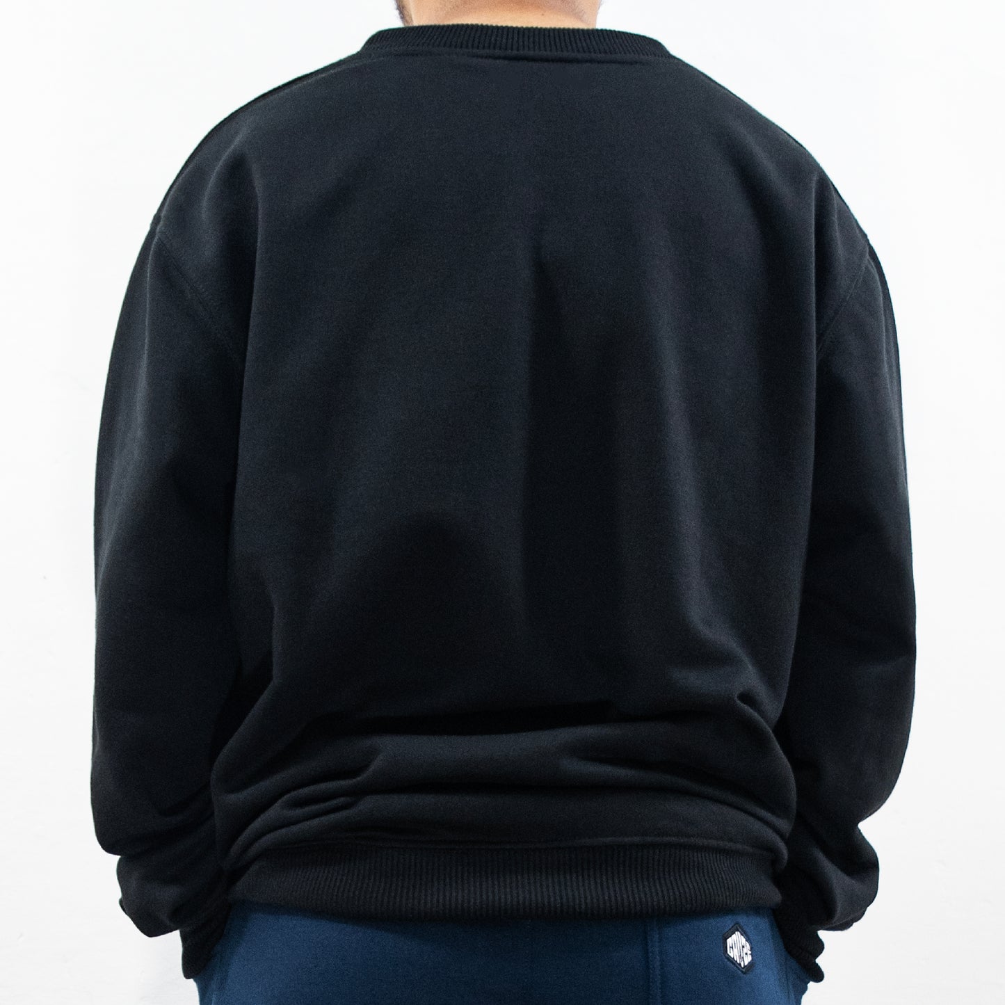 BLACK - BASIC CREWNECK